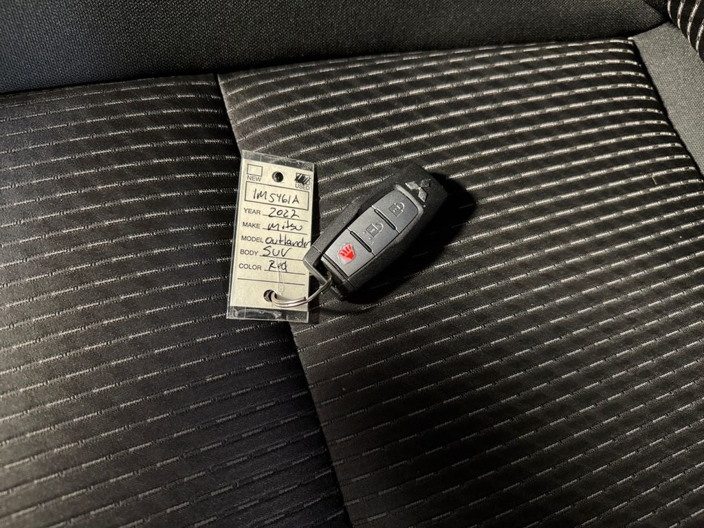 2022 Mitsubishi Outlander ES