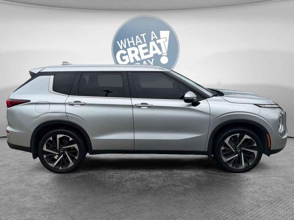 2022 Mitsubishi Outlander ES CONVENIENCE PACKAGE