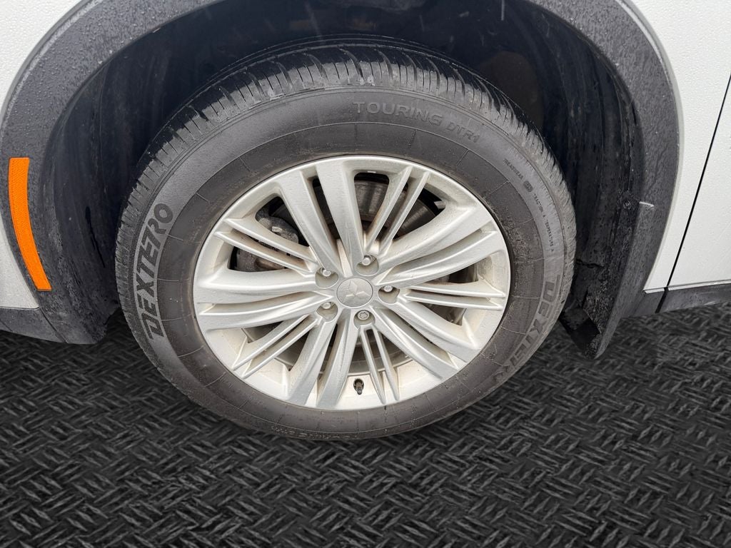 2023 Mitsubishi Outlander ES