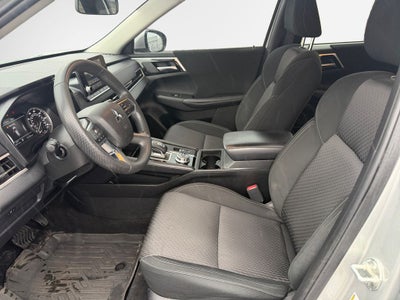 2023 Mitsubishi Outlander ES