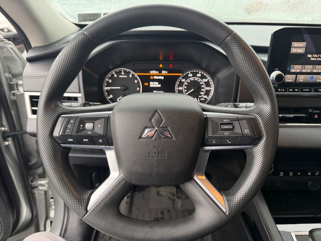 2023 Mitsubishi Outlander ES