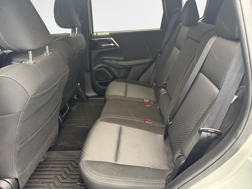 2023 Mitsubishi Outlander ES