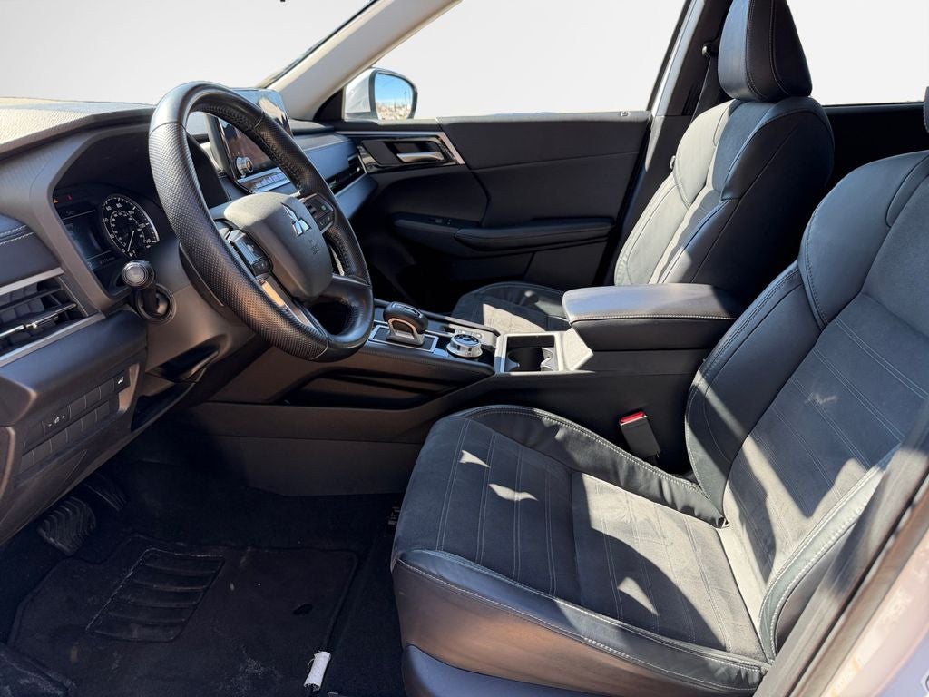 2022 Mitsubishi Outlander SE