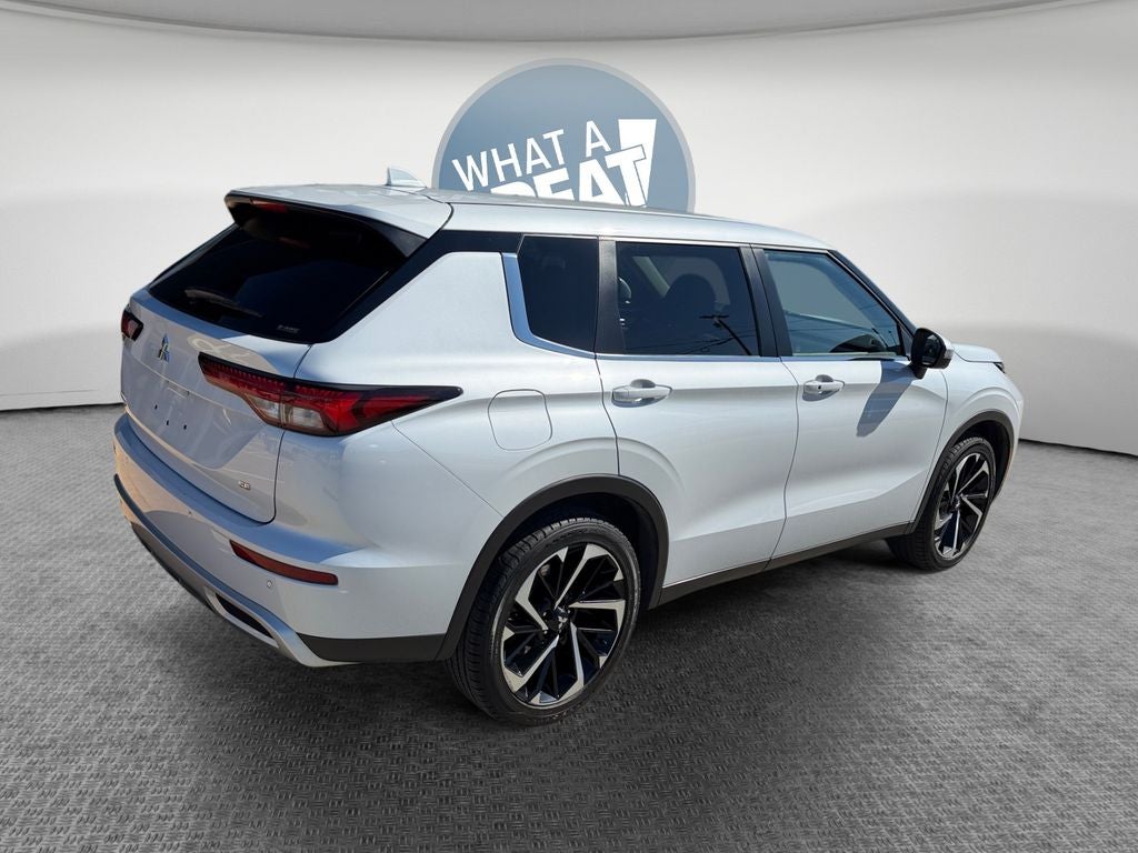 2022 Mitsubishi Outlander SE