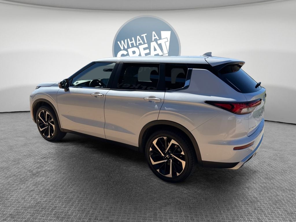 2022 Mitsubishi Outlander SE