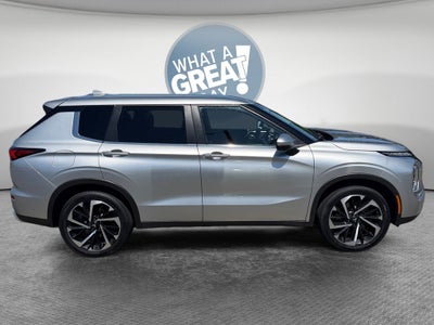 2022 Mitsubishi Outlander SE