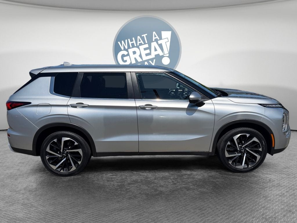 2022 Mitsubishi Outlander SE