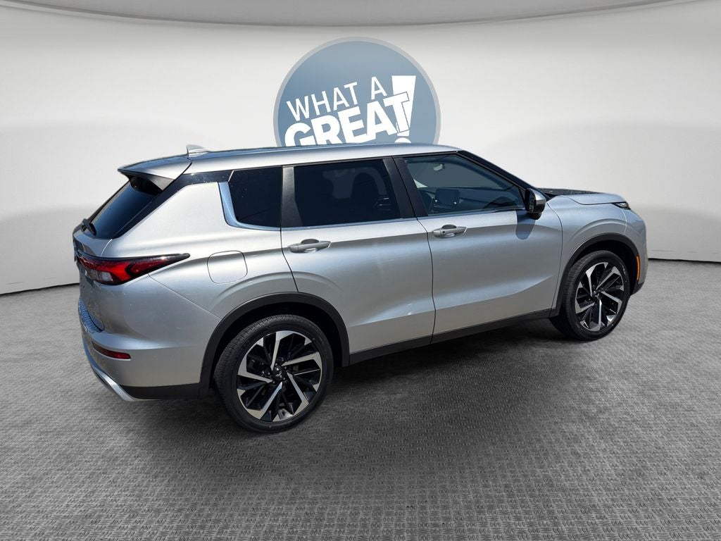 2022 Mitsubishi Outlander SE