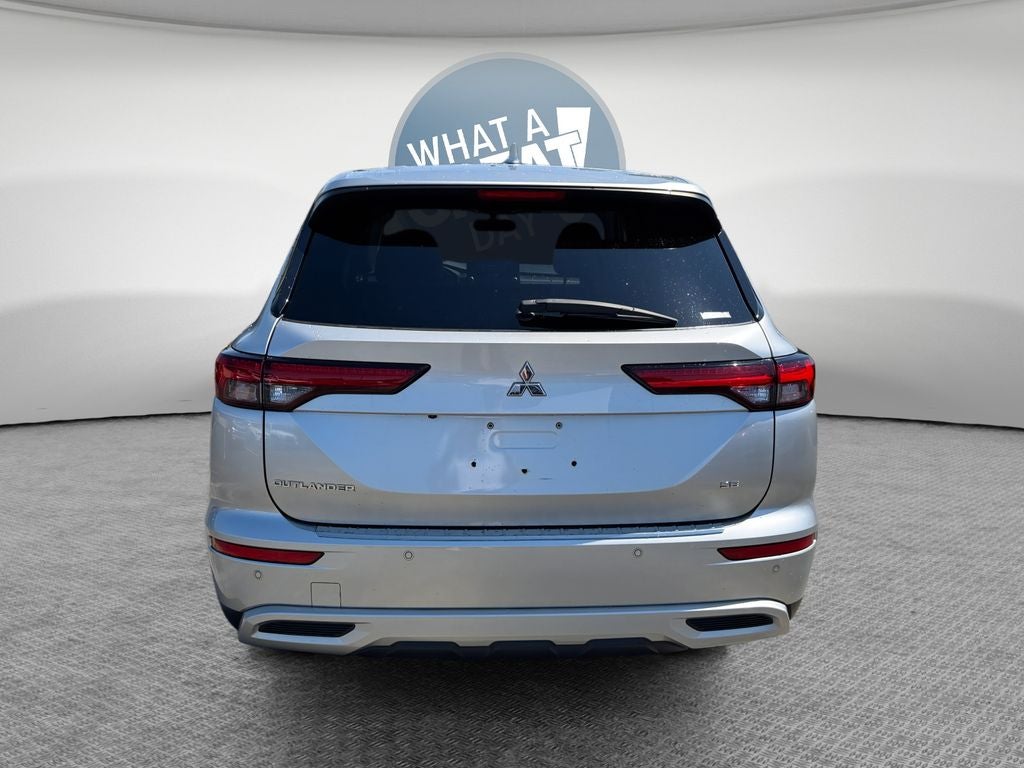 2022 Mitsubishi Outlander SE