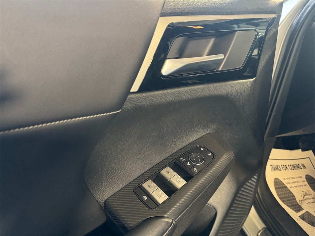 2023 Mitsubishi Outlander SE