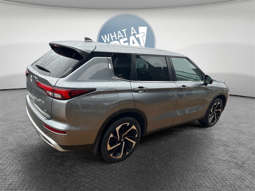 2023 Mitsubishi Outlander SE