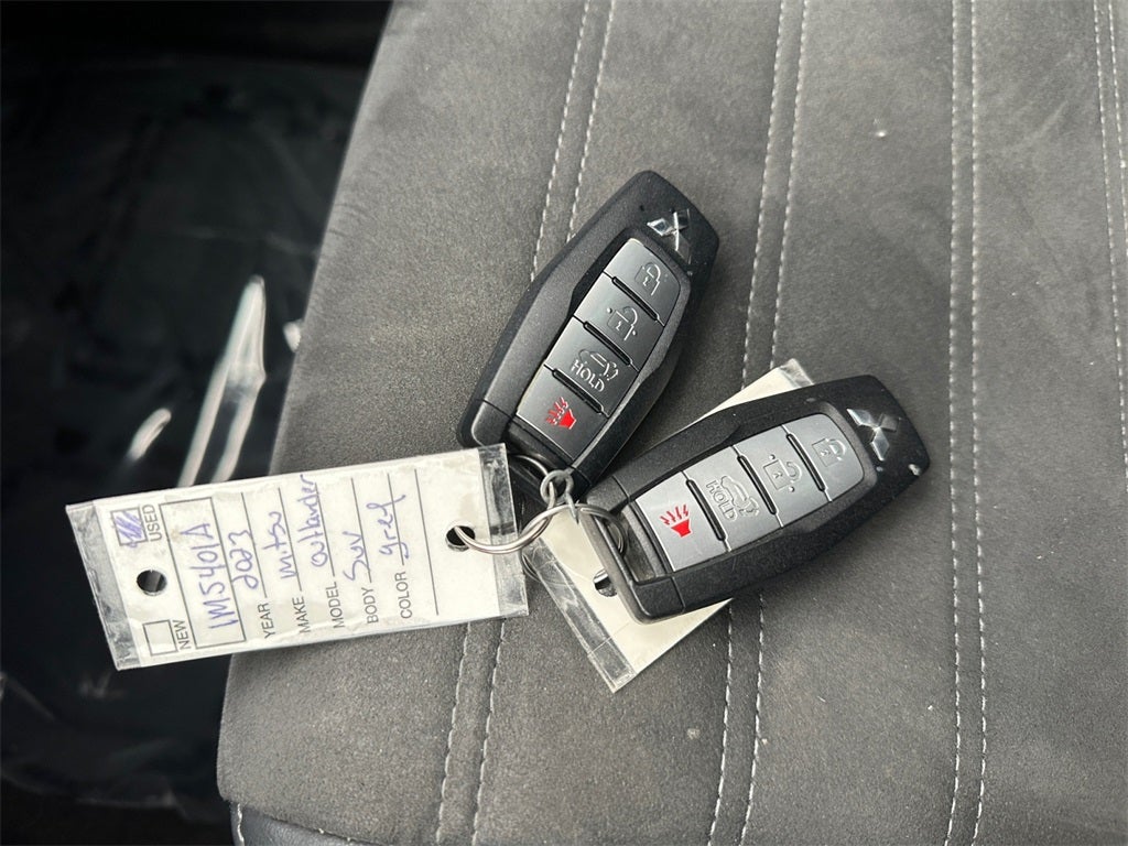 2023 Mitsubishi Outlander SE