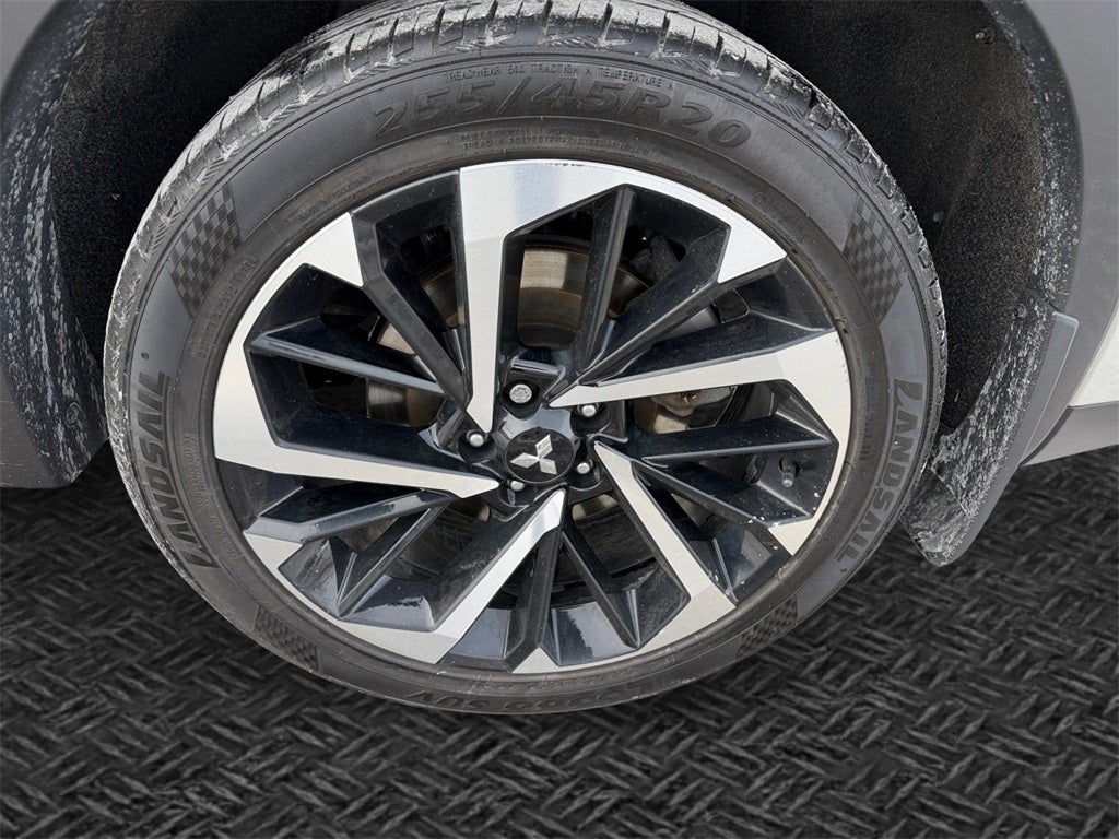 2023 Mitsubishi Outlander SE