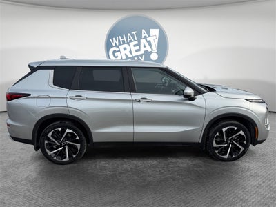 2023 Mitsubishi Outlander SE