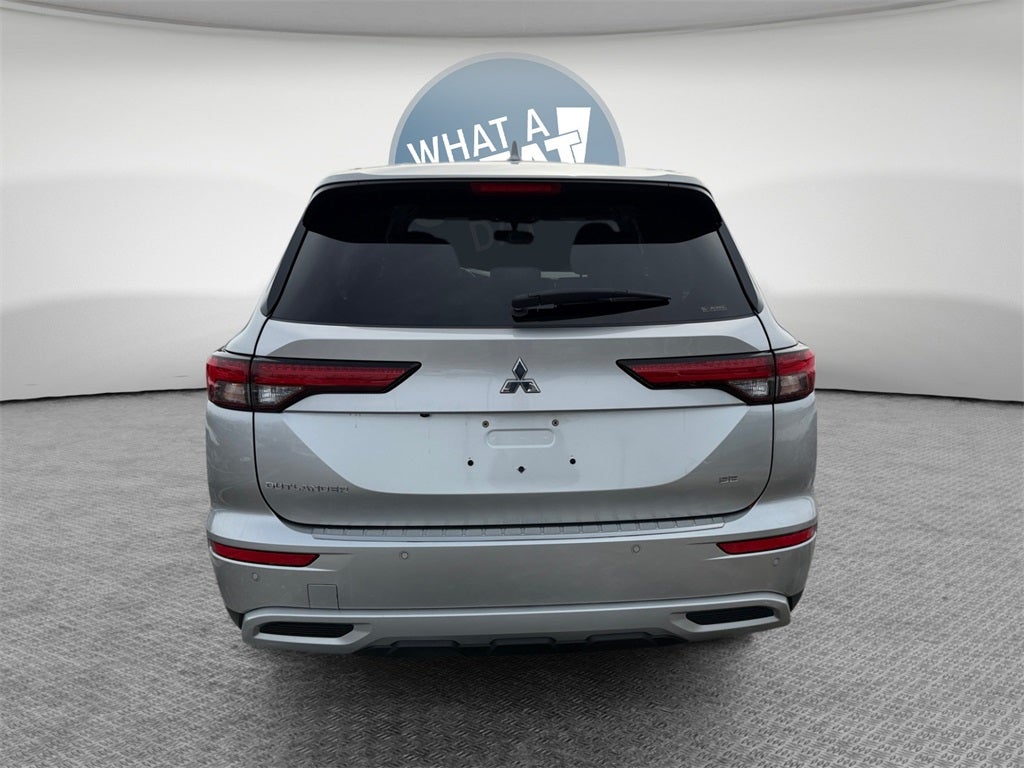 2023 Mitsubishi Outlander SE
