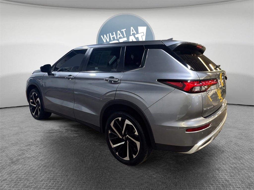 2022 Mitsubishi Outlander SE