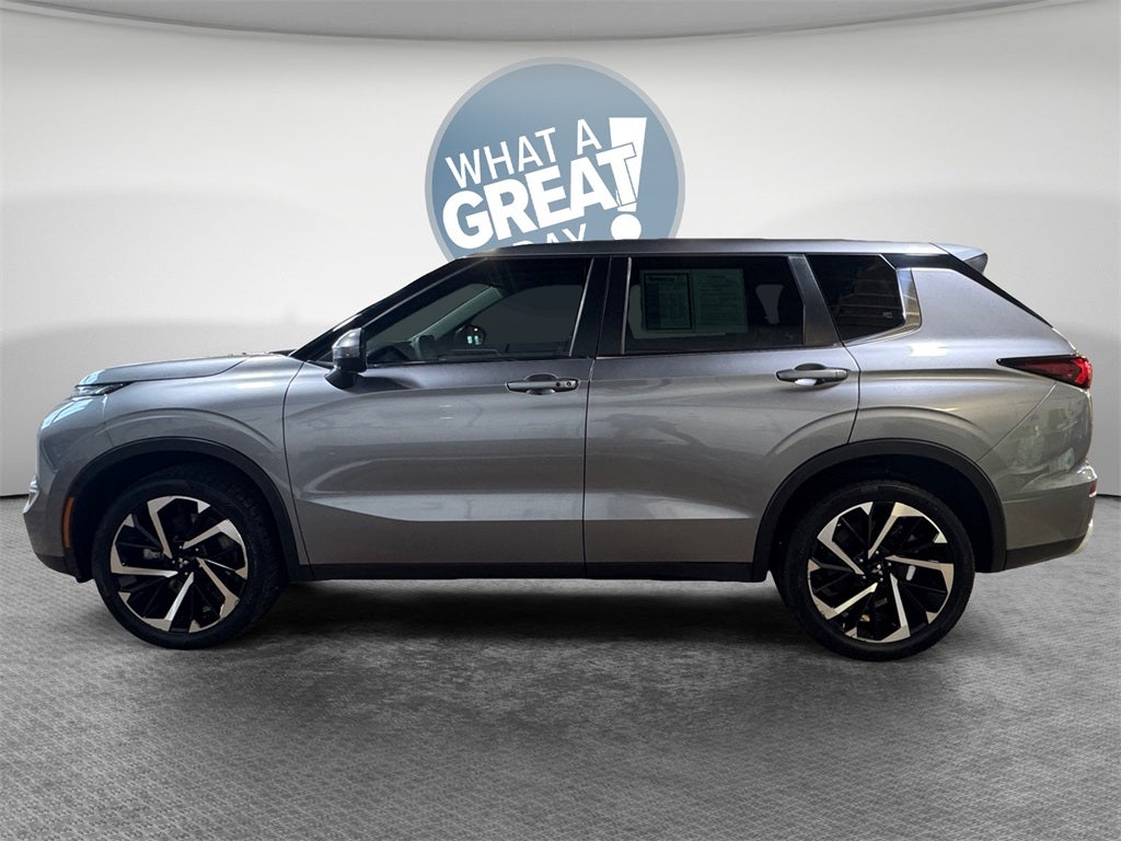 2022 Mitsubishi Outlander SE