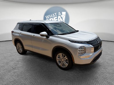 2024 Mitsubishi Outlander ES