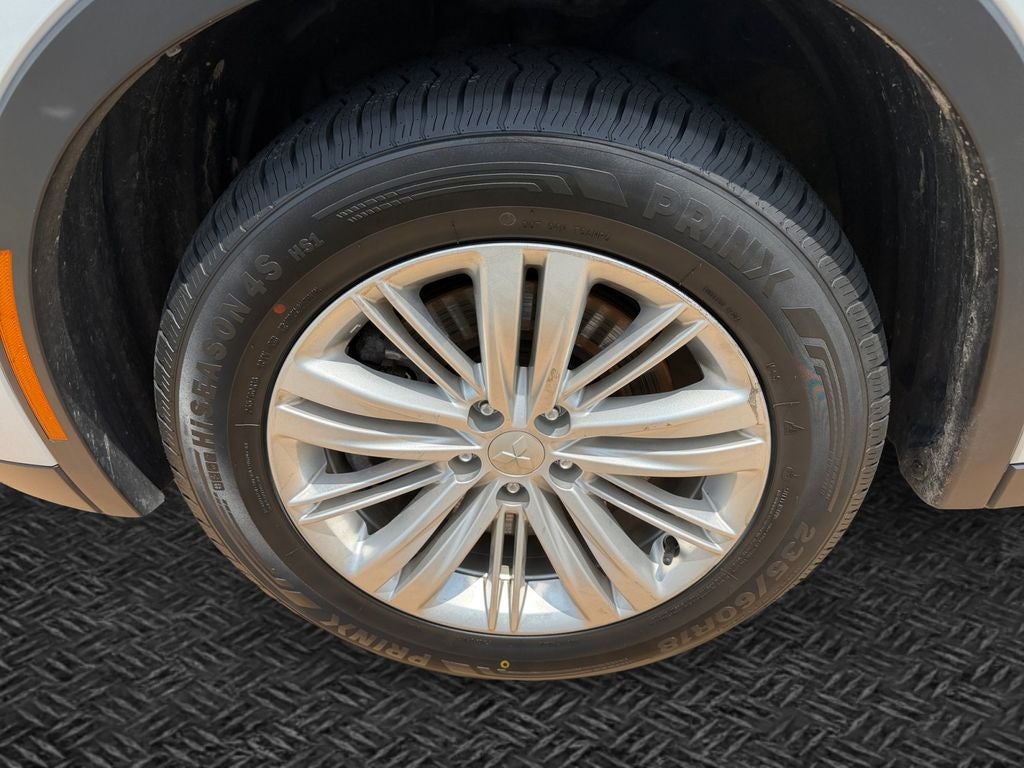 2024 Mitsubishi Outlander ES