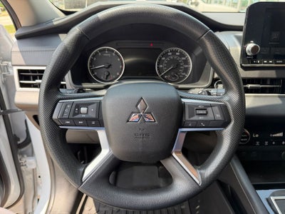 2024 Mitsubishi Outlander ES