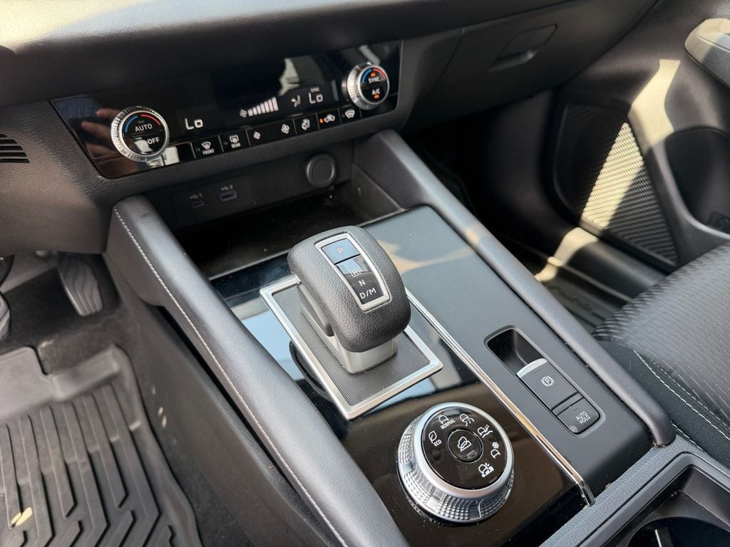 2024 Mitsubishi Outlander ES