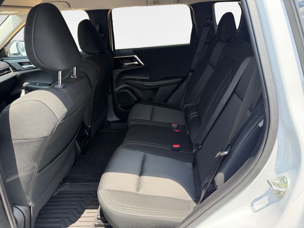 2024 Mitsubishi Outlander ES