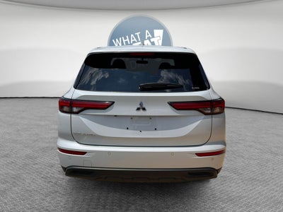 2024 Mitsubishi Outlander ES
