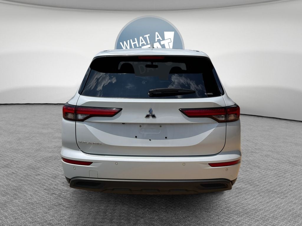 2024 Mitsubishi Outlander ES