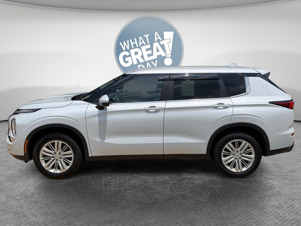 2024 Mitsubishi Outlander ES
