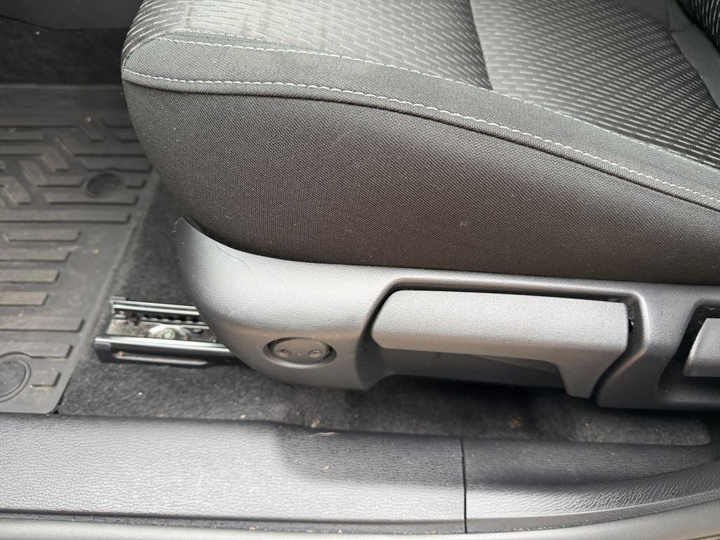 2025 Mitsubishi Outlander ES