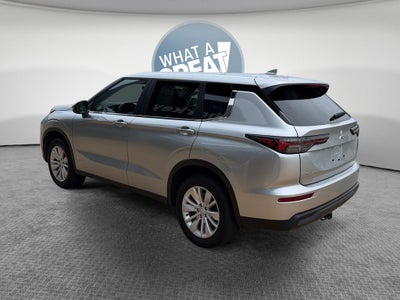 2025 Mitsubishi Outlander ES