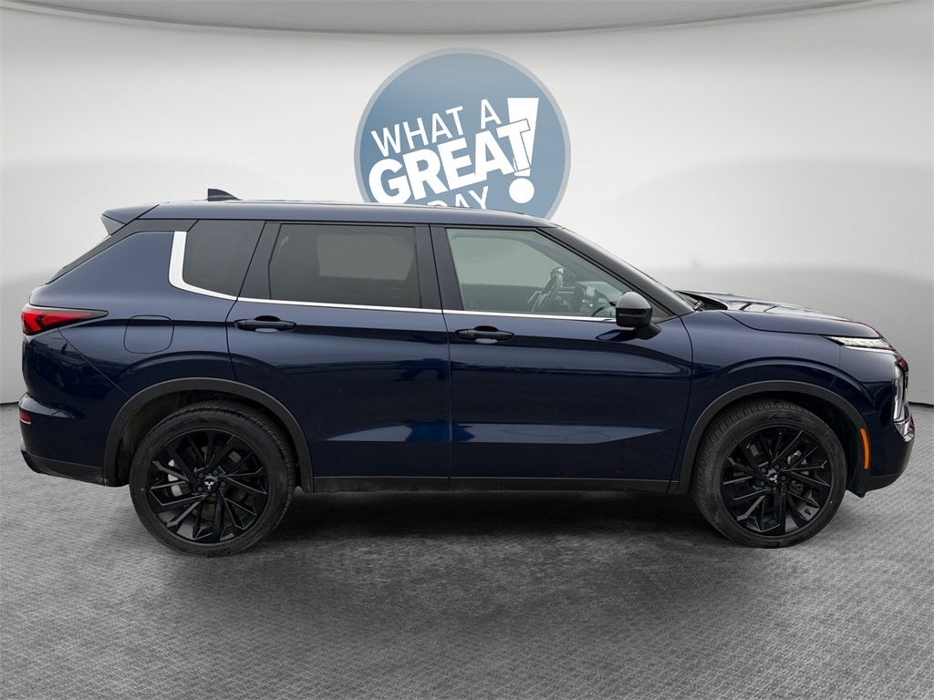 2022 Mitsubishi Outlander Black Edition