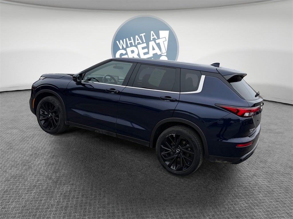 2022 Mitsubishi Outlander Black Edition