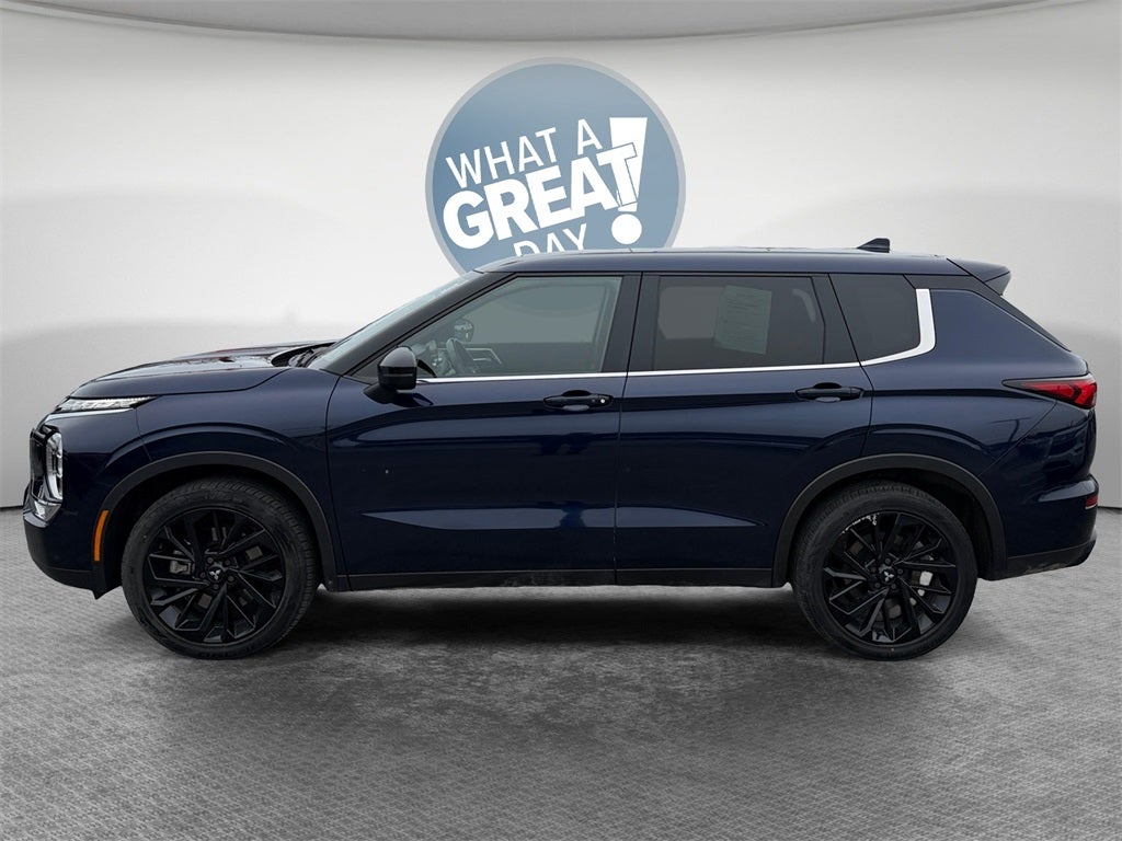 2022 Mitsubishi Outlander Black Edition