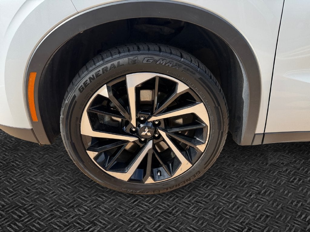 2022 Mitsubishi Outlander SE TECH