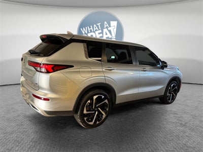 2022 Mitsubishi Outlander SE