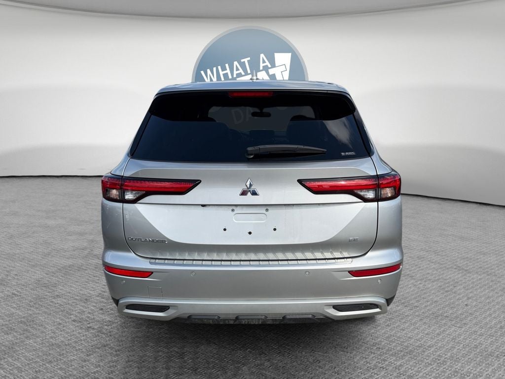 2022 Mitsubishi Outlander SE