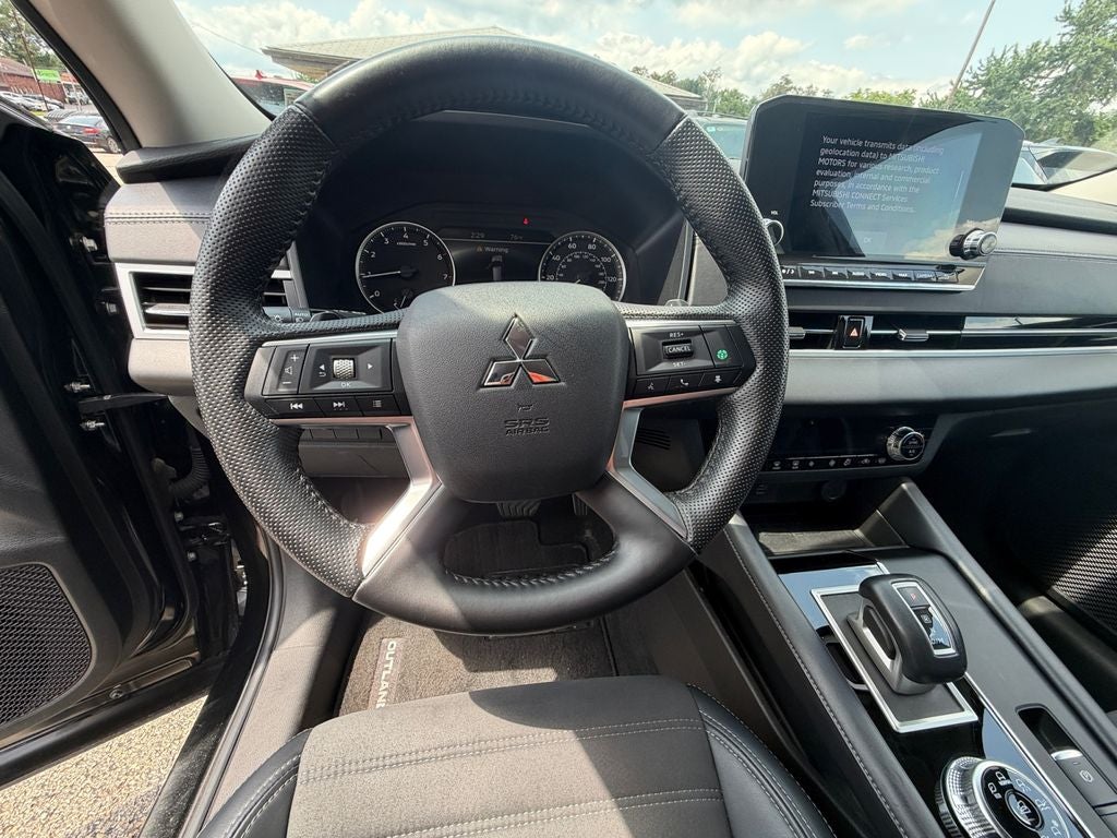 2023 Mitsubishi Outlander SE