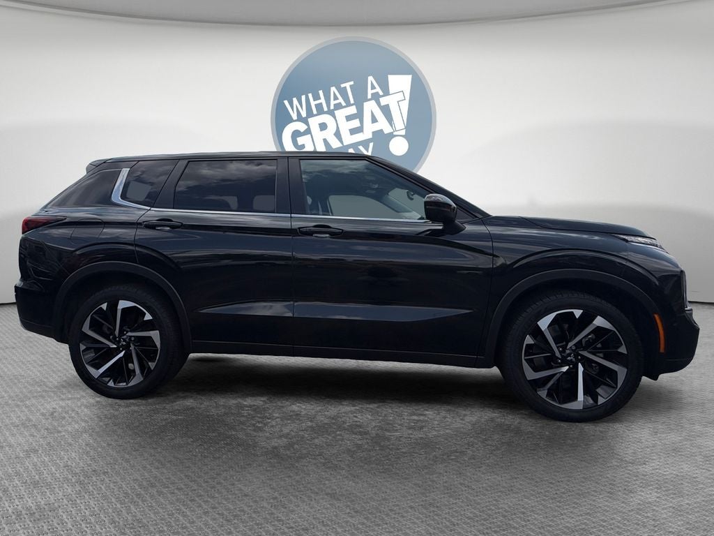 2023 Mitsubishi Outlander SE