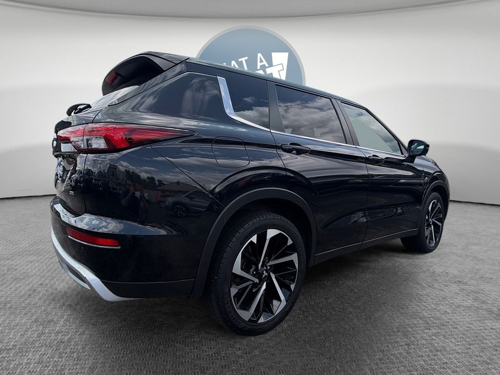 2023 Mitsubishi Outlander SE
