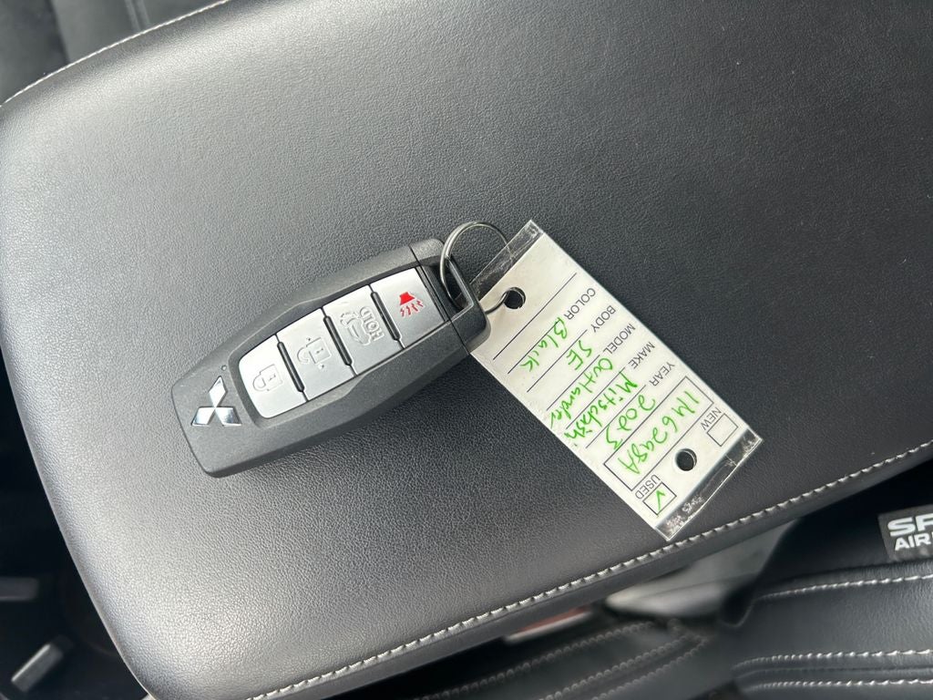 2023 Mitsubishi Outlander SE