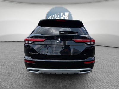 2023 Mitsubishi Outlander SE