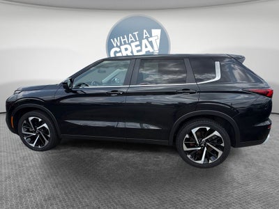 2023 Mitsubishi Outlander SE