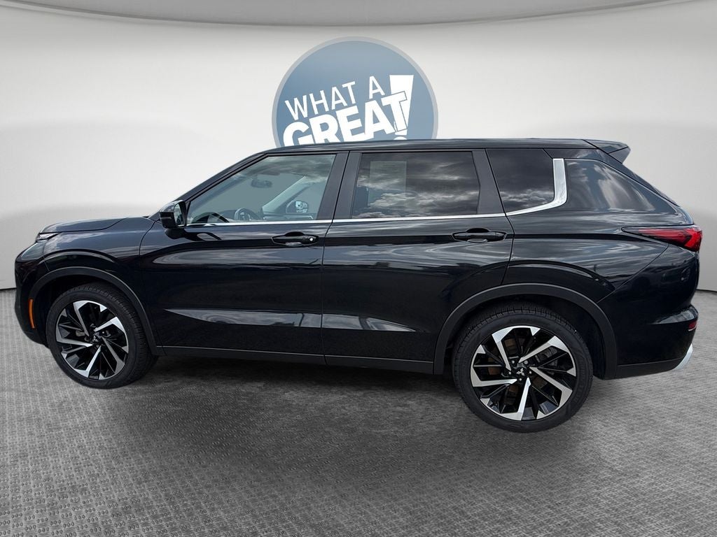 2023 Mitsubishi Outlander SE