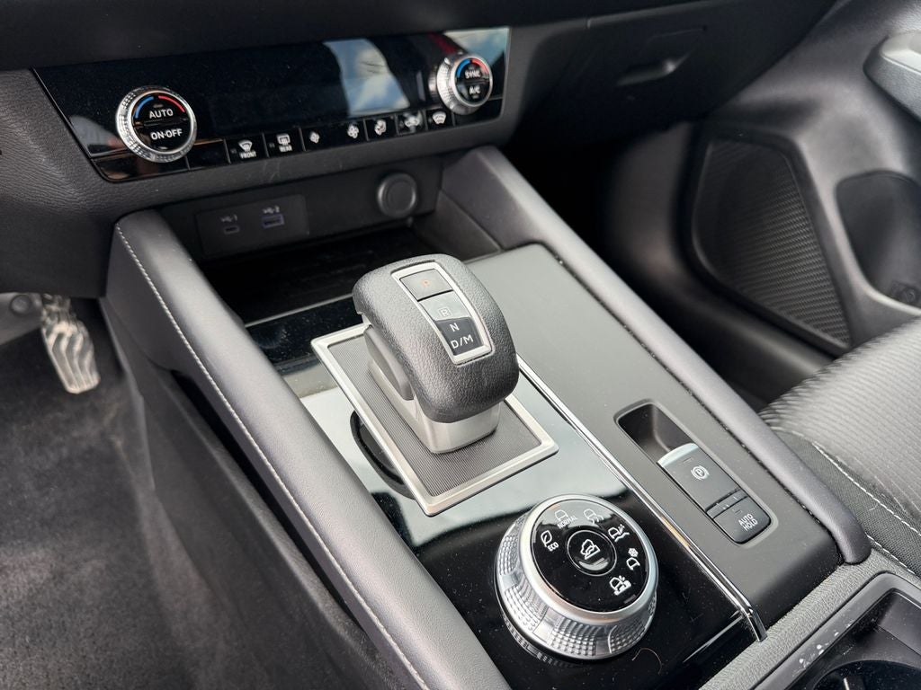 2024 Mitsubishi Outlander ES