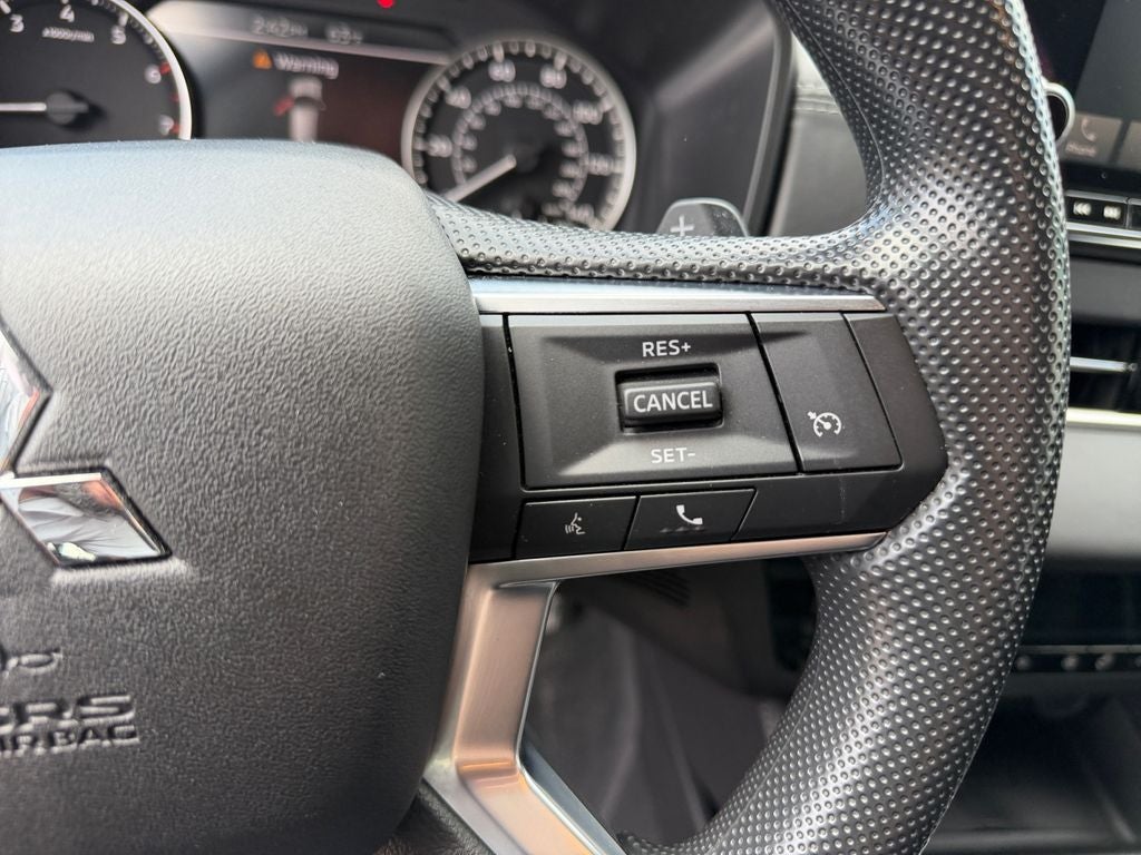 2024 Mitsubishi Outlander ES