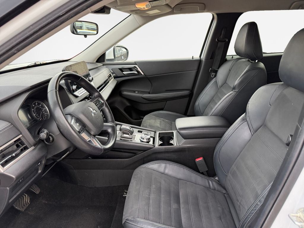 2022 Mitsubishi Outlander SE