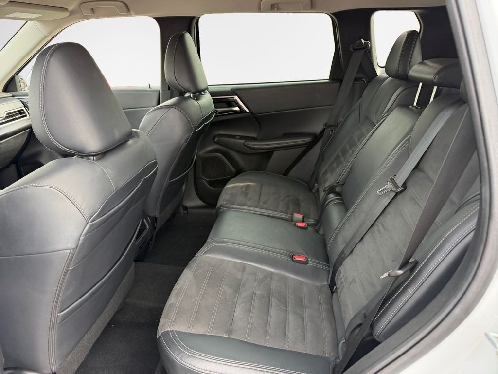 2022 Mitsubishi Outlander SE