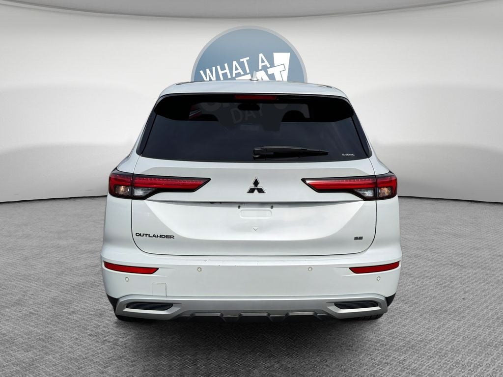 2022 Mitsubishi Outlander SE