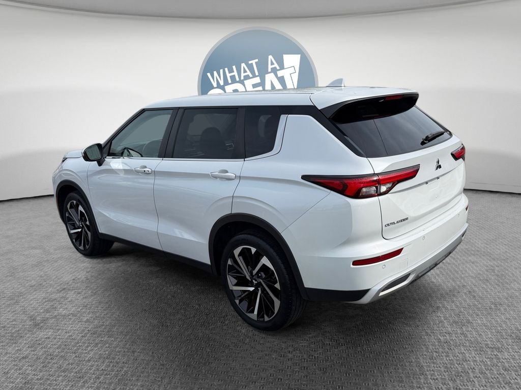 2022 Mitsubishi Outlander SE